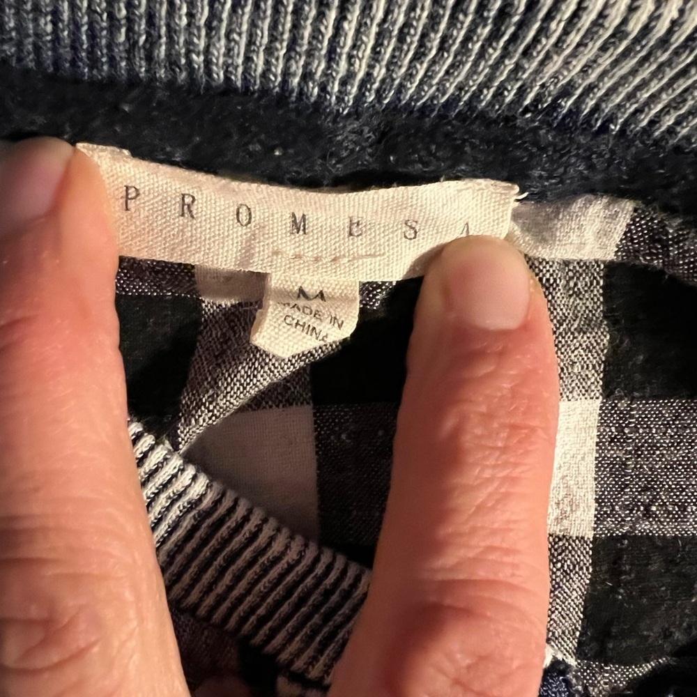Anthropologie black & white buffalo plaid short sleeve blouse with zipper med. - Picture 5 of 7